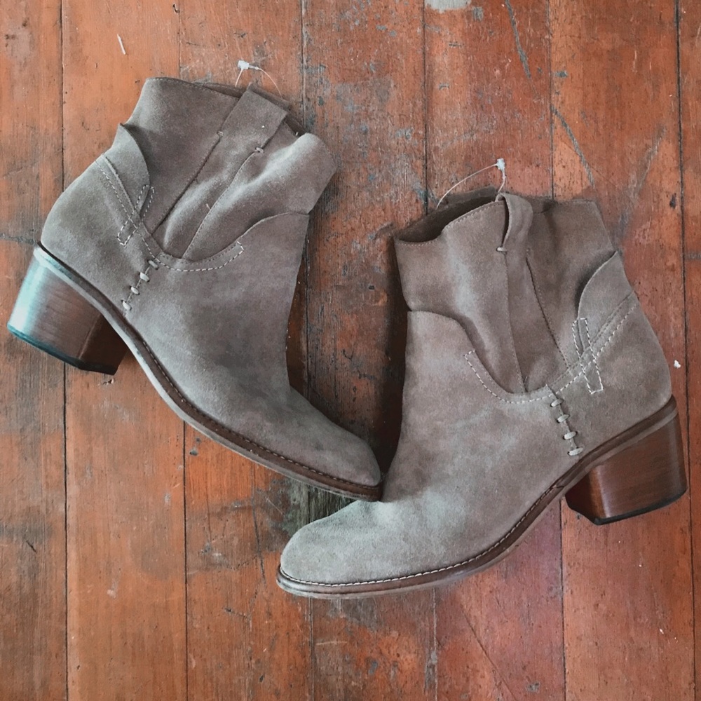 Dolce Vita Tan/Taupe Grayden Booties